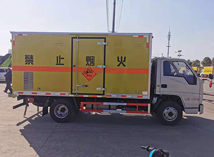 永丰爆破器材运输车技术升级与安全合规新趋势